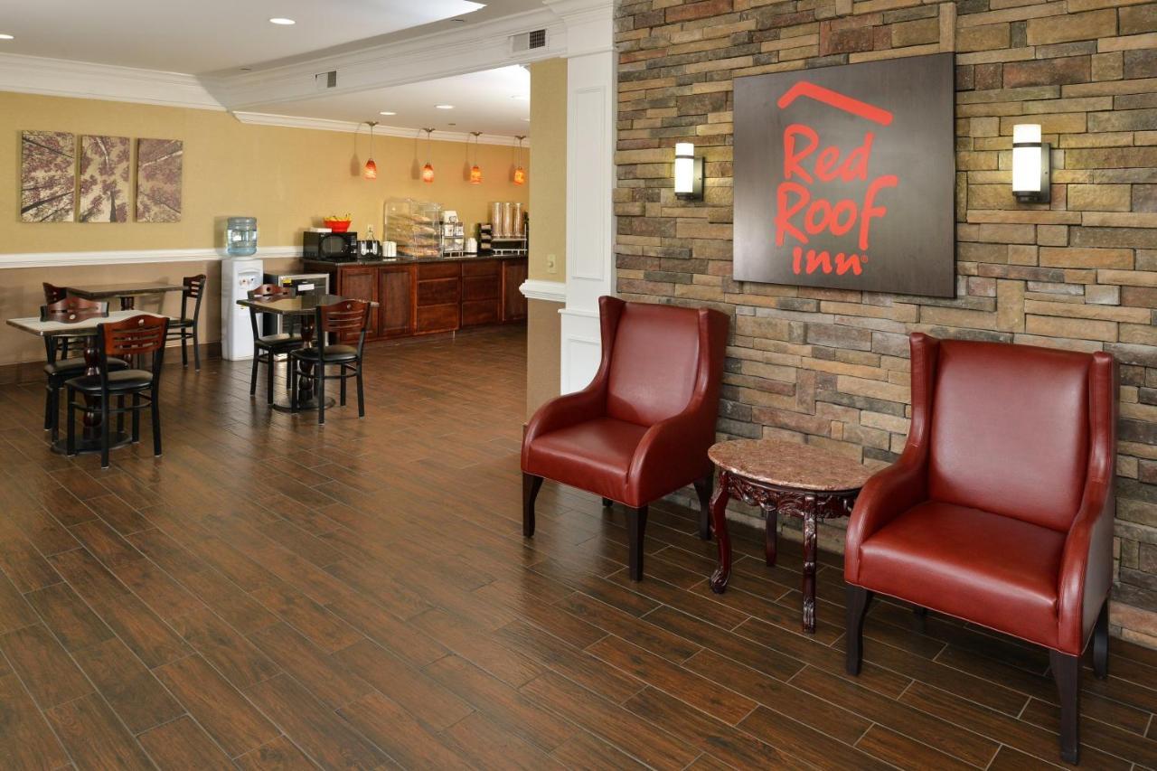 Red Roof Inn Dalton Exterior photo