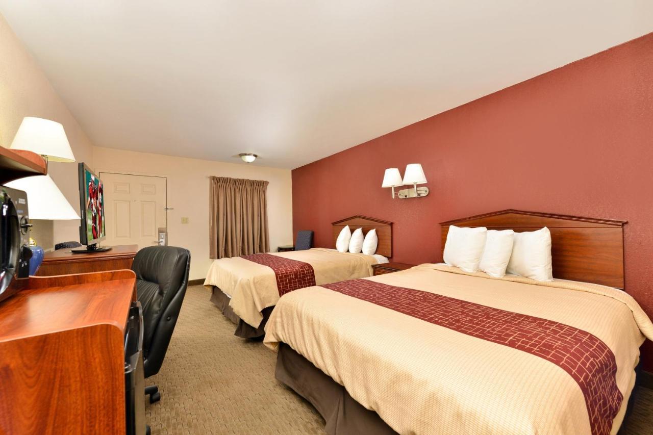 Red Roof Inn Dalton Exterior photo